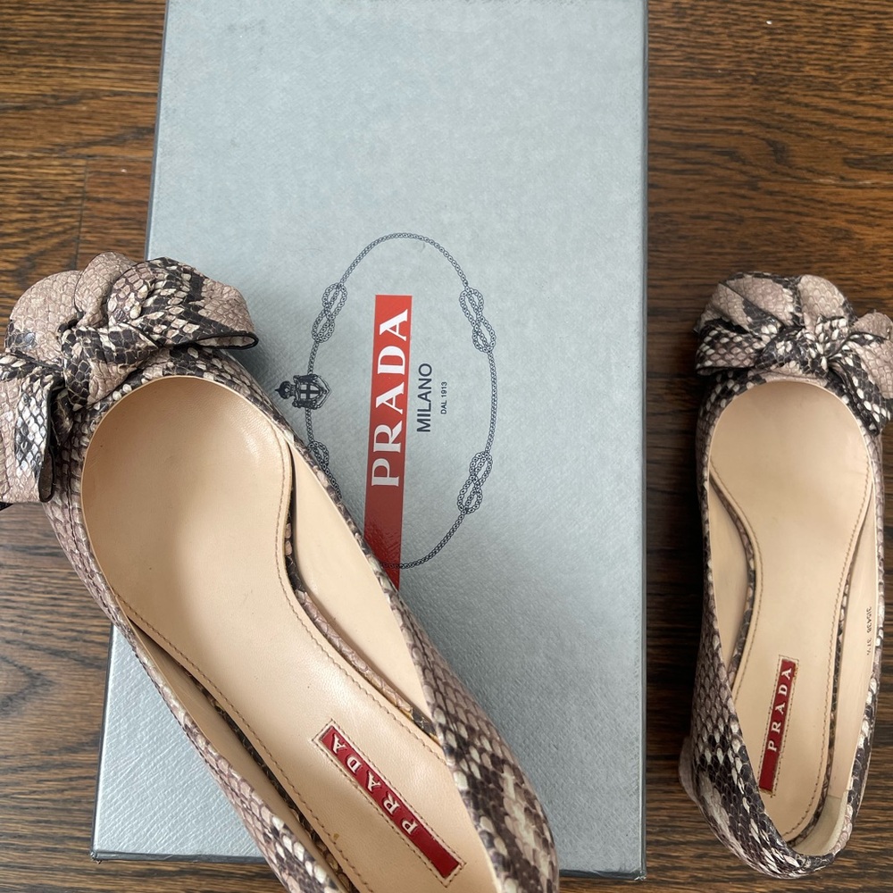 Prada Women's Snakeskin Heels - Black and Gray - Picture 3 of 7